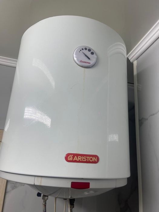 Водонагриватель ariston