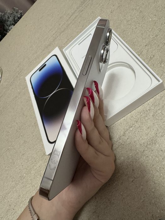 Продавам iPhone 14 Pro Max silver 256gb