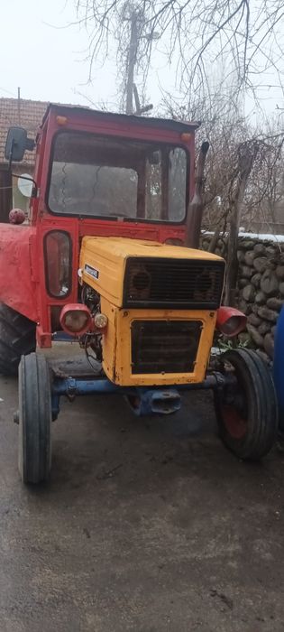 Vând cabină tractor u445