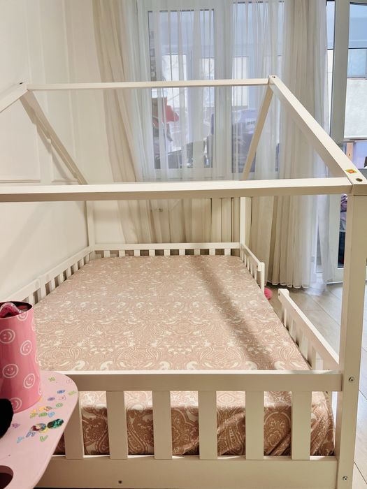 Pat copii design casuta Treviolo 120 x 200 cm lemn alb mat lacuit