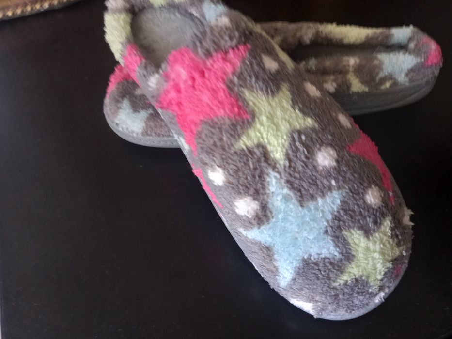 Vand papuci de casă