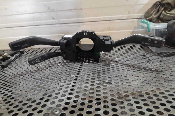ANSAMBLU MANETE SEMANLIZARE + STERGATOARE 3C5953513C Volkswagen VW Pa