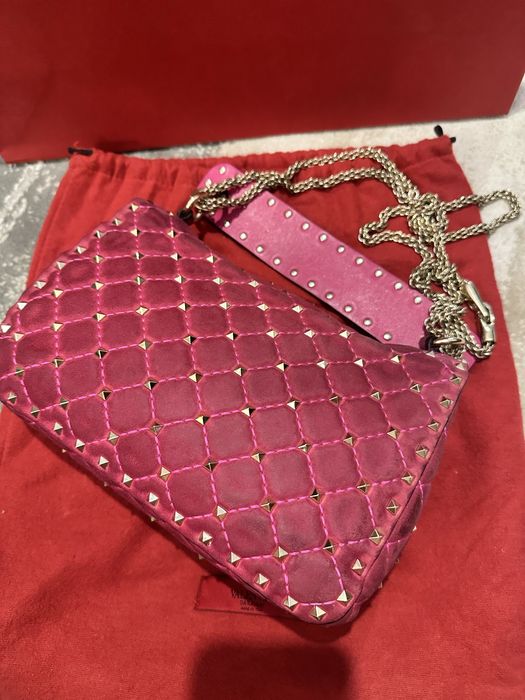 Оригинална  Valentino Garavani Spike Bag Rockstud Medium  от PAP