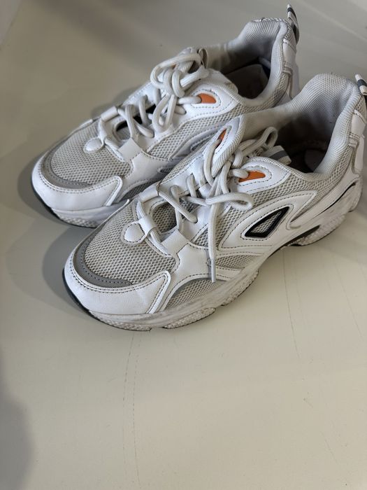 Продам недорого обувь