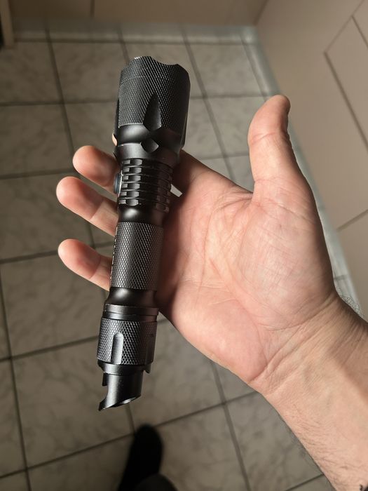 Lanterna tactica profesionala stubai