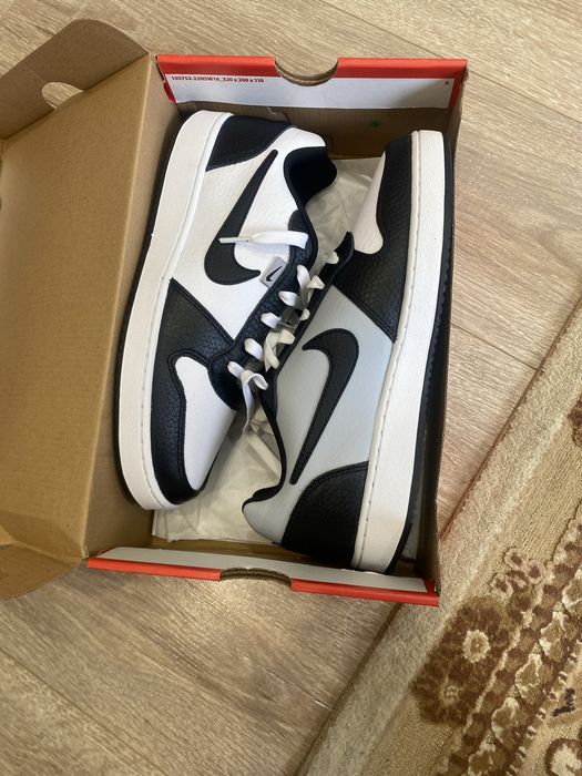продаю новые кросовки данки Nike оригинал