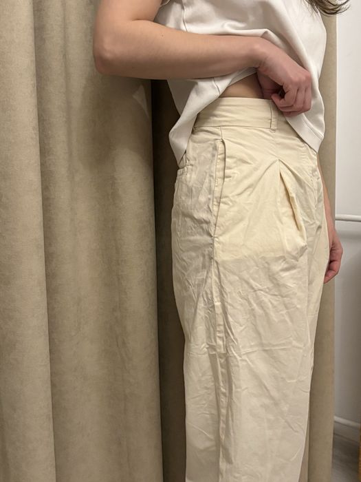 Pantaloni crem COS