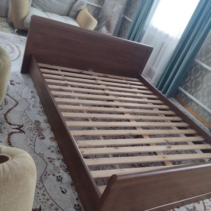 Кровать двуспальная