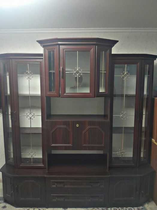 Продам Сервант 25тысяч