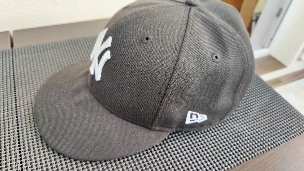 Vand sau schimb sapca new era