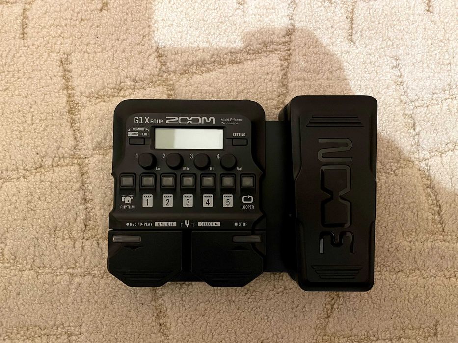 Китара Ibanez GRG121-DX + Кубе Harley Benton HB-20R + аксесоари