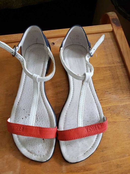 Сандали естествена кожа с тънки каишки