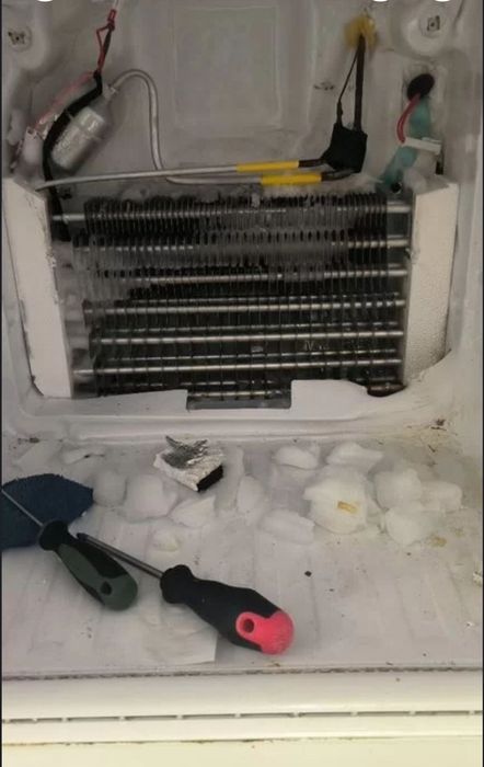 Ремонт холодильников  -  Ремонт морозильников  -  Ремонт витрин