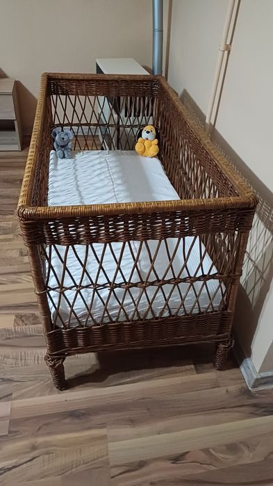 Vând pătuț bebeluși