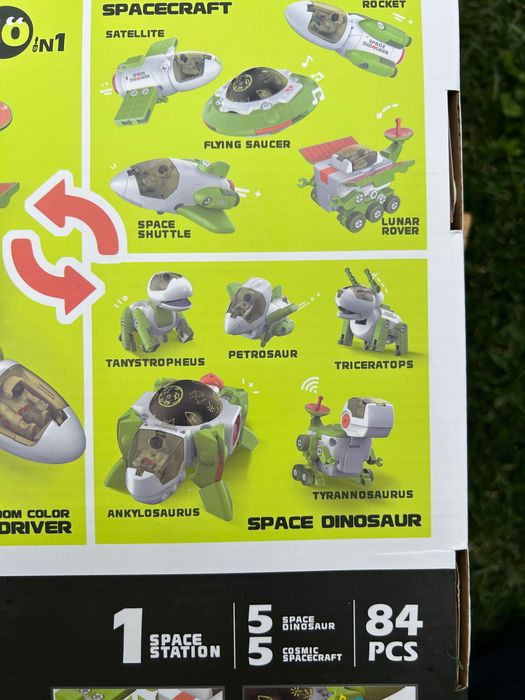 Nava spatiala ce se transforma in 6 nave mici