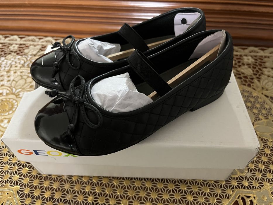 Балетки geox (школьные туфельки) 29 размер.