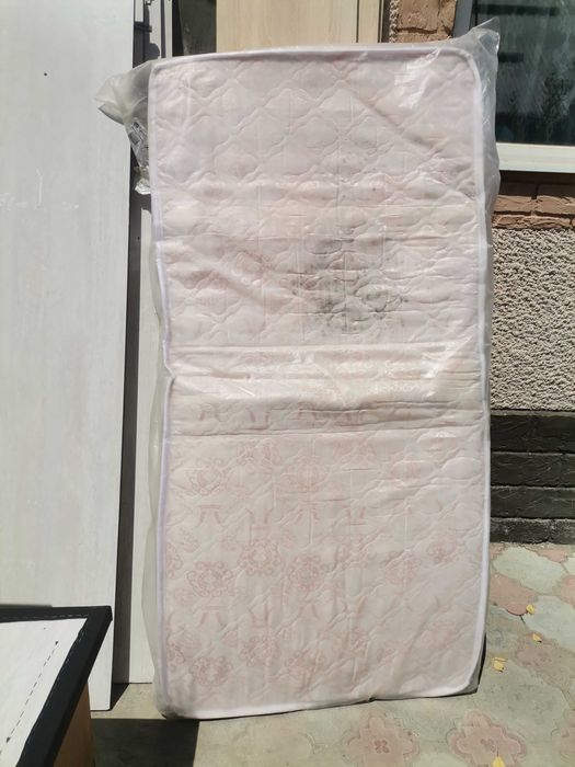 Продам матрас на полуторку