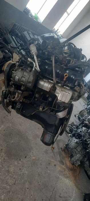 Двигатель на ниссан 3.3 VG33