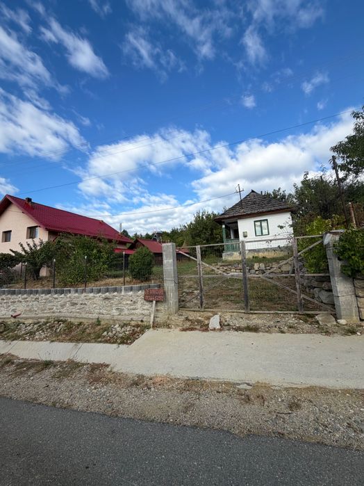 Casă tradițională + teren 1.236 mp | Șerbănești, Vâlcea | 7 km de Căciulata