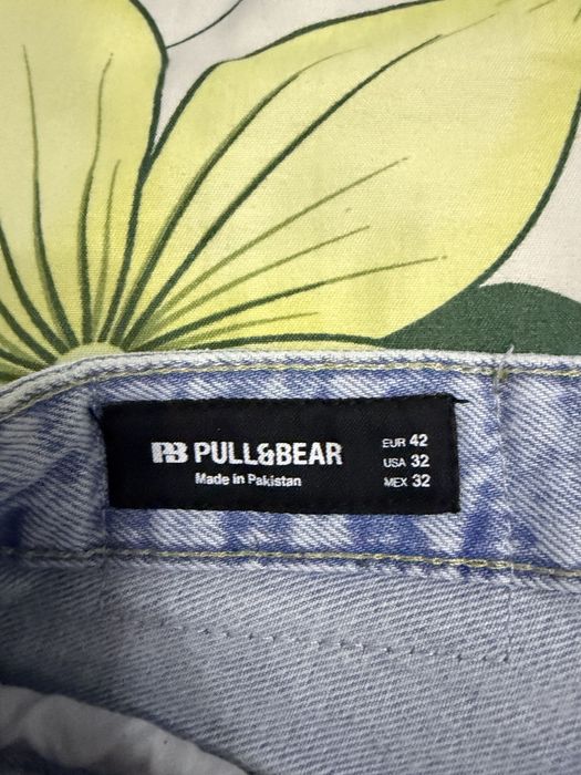 Blugi pull&bear standard albastri deschis marimea 42 purtati de mai multe ori