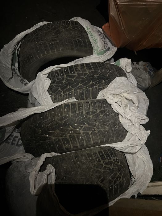 Зимние шины комплект