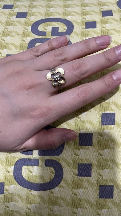 Продается бриллиантовое кольцо