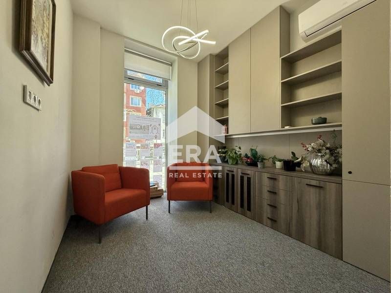Дава се под наем Офис в София, Център - 97 кв.м за 1585.59 € - Снимка #9