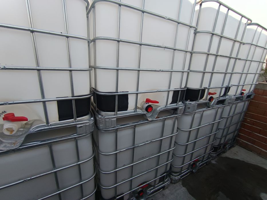 Цистерни 1000 литра,Бидони един тон като нови!
