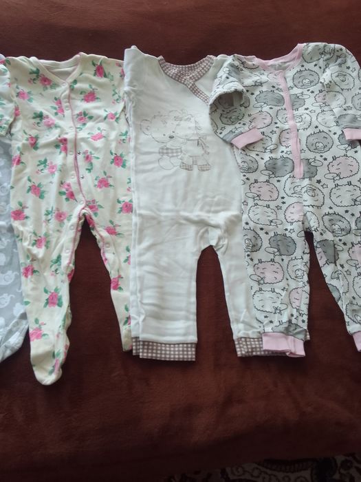 Продам детские вещи