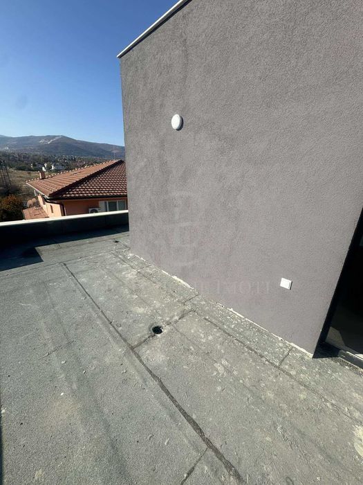 Продава се Тристаен апартамент в с. Белащица, Област Пловдив - 152 кв.м за 1400 €/кв.м - Снимка #10