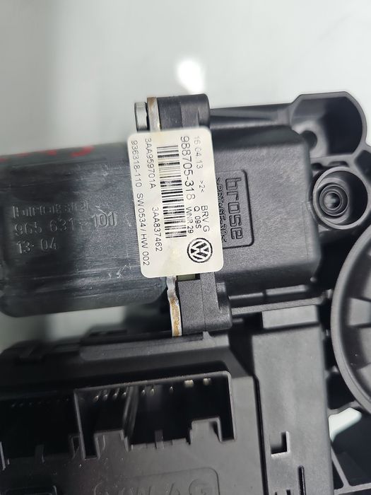 Motoras geam dreapta fata Volkswagen Passat B7 (365) [Fabr 2010-2014]