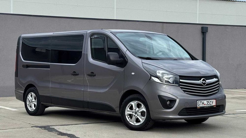 Opel Vivaro Exra-Lung 8+1-Locuri (Trafic)