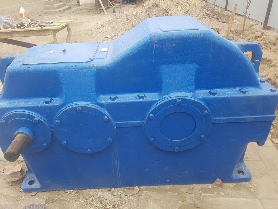 Продаю редуктор РМ-400(23,34-21)-ц