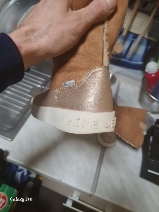 Продавам маратонки
