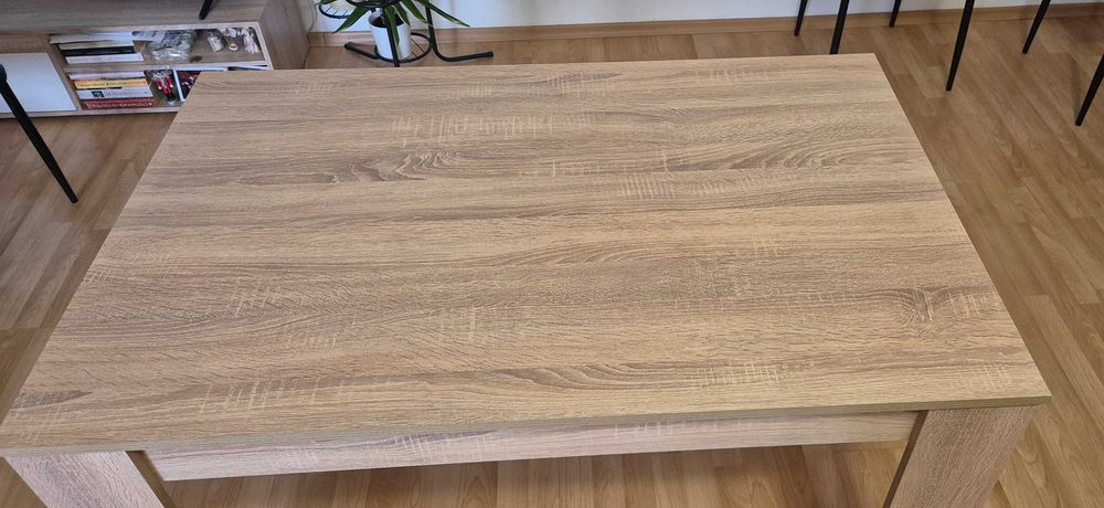 Трапезна маса цвят "Дъб Сонома"