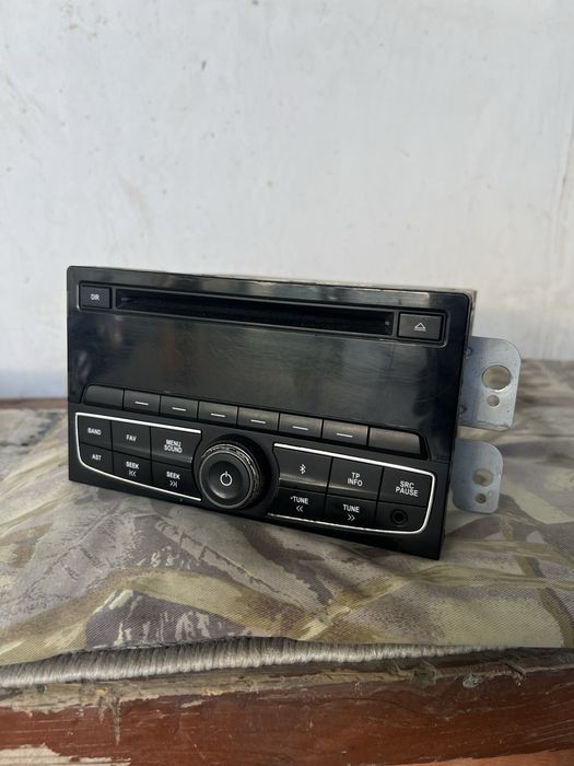 Автомагнитофон от Chevrolet Gentra 2018 года.