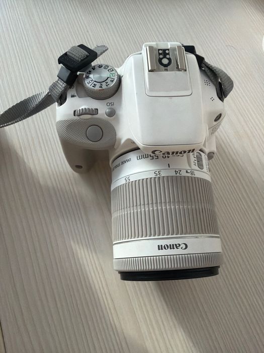 Фотоаппарат canon 100 d