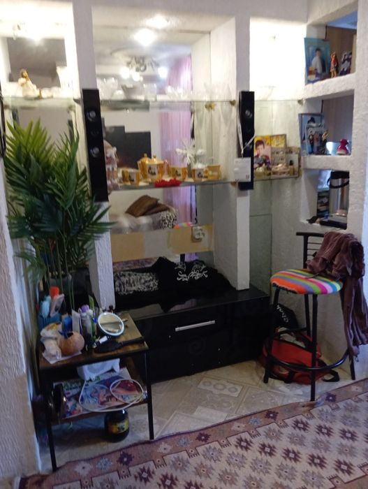 Сдаю  1  место в комнате  .