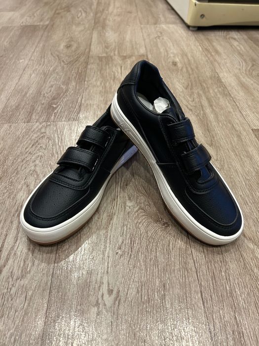 Кеды  новые на липучках