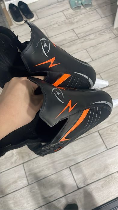 Коньки хорошим сост