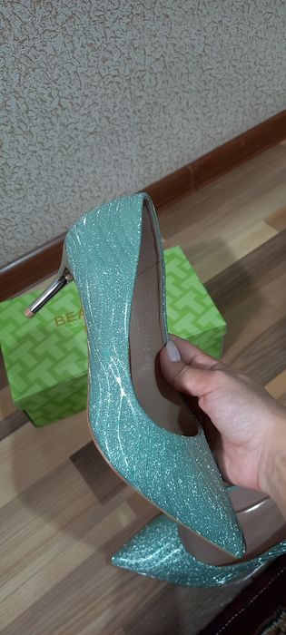 Продаю женские туфли