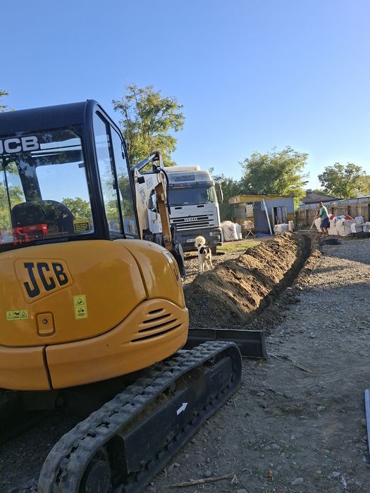 Miniexcavator de inchiriat  YMR