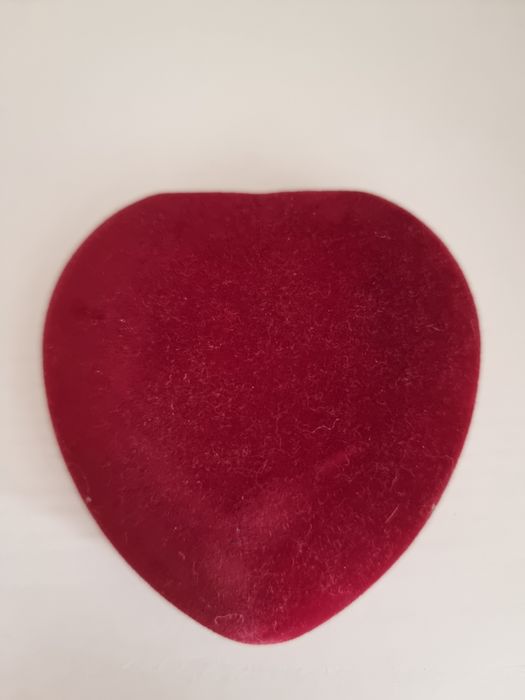 Кутийки за бижута в червен цвят