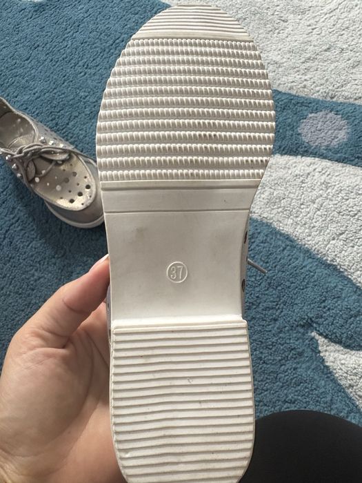 Туфли на девочку 2 пары за 5000