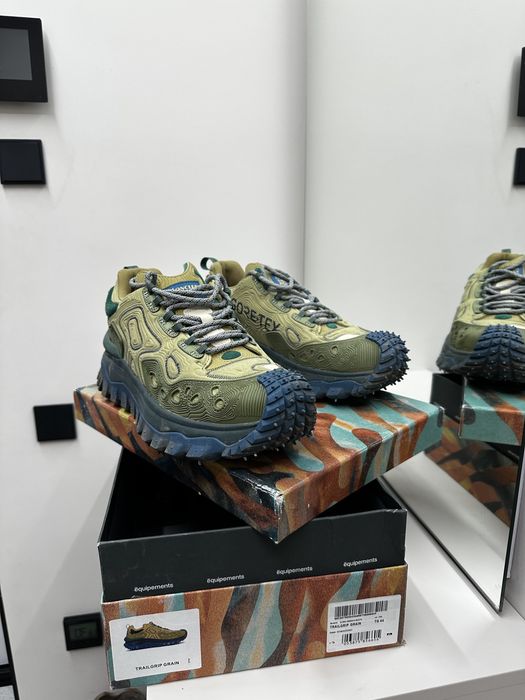 Продам Moncler Trailgrip Grain