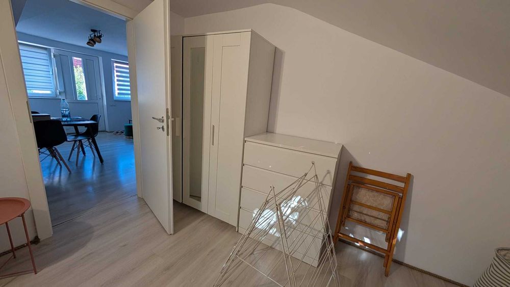 INCHIRIEZ CAMERA IN APARTAMENT 3 camere - doar pentru fete in Iris