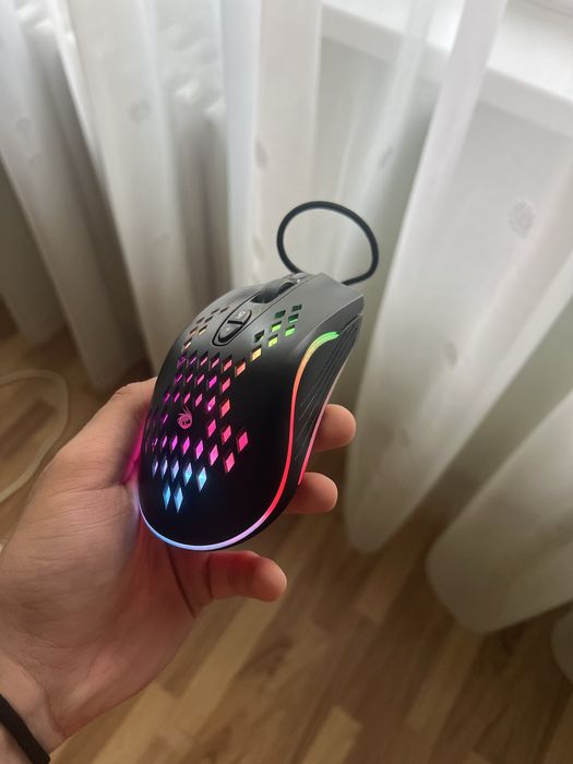 Vând mouse vortex