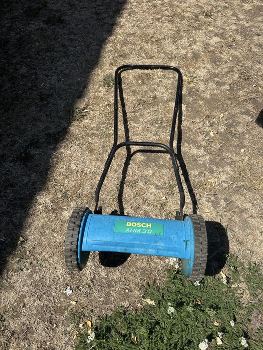 Masuna manuală de tuns iarba Bosch