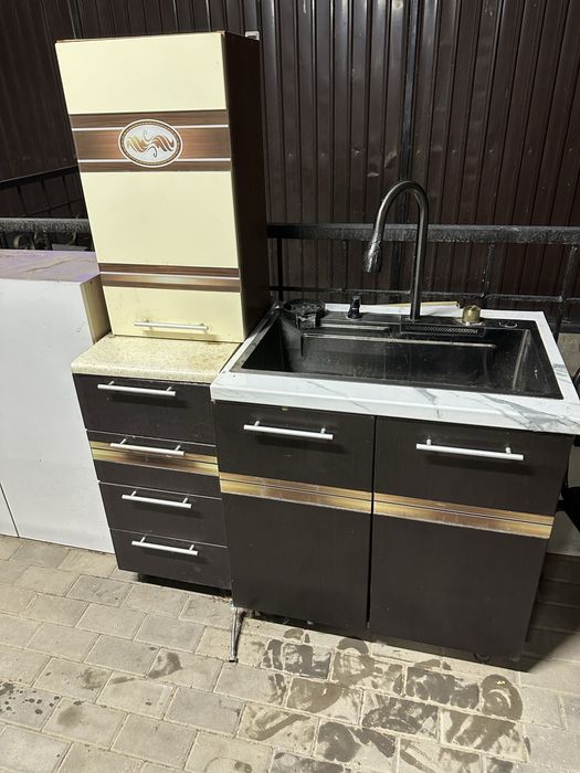 Продам кухонный горнитур