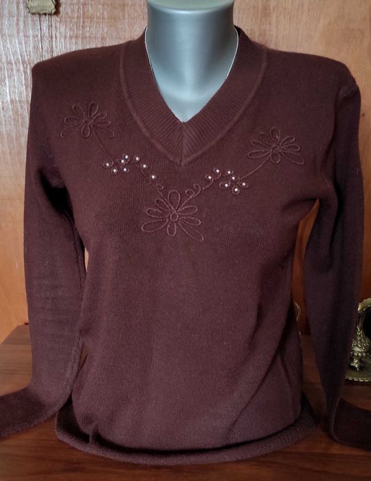 Фино мохерно поло и много зимни блузи по 5 € една.